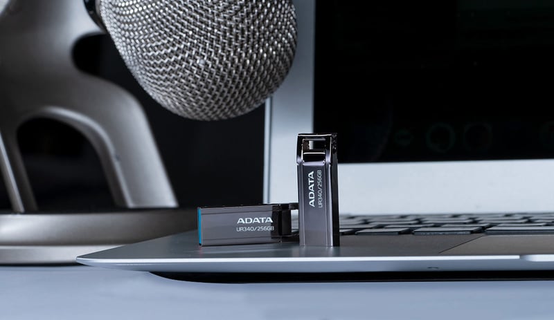 فلاش ADATA UR340 256GB USB 3.2 أسود - 2